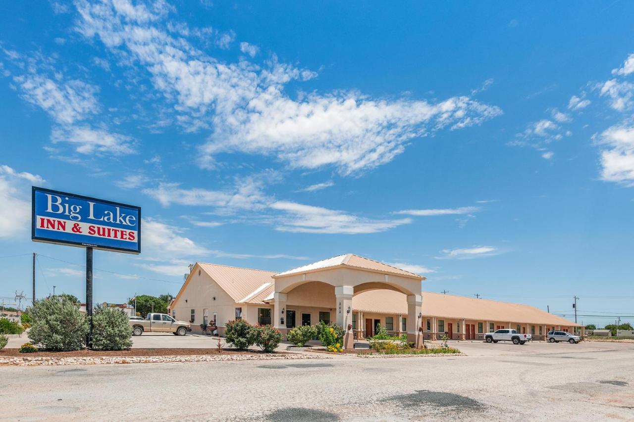 Big Lake Inn And Suites Extérieur photo
