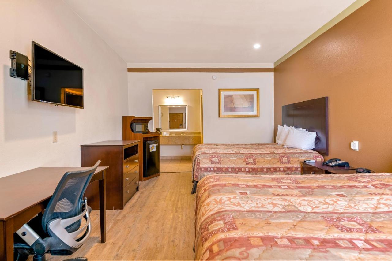 Big Lake Inn And Suites Extérieur photo
