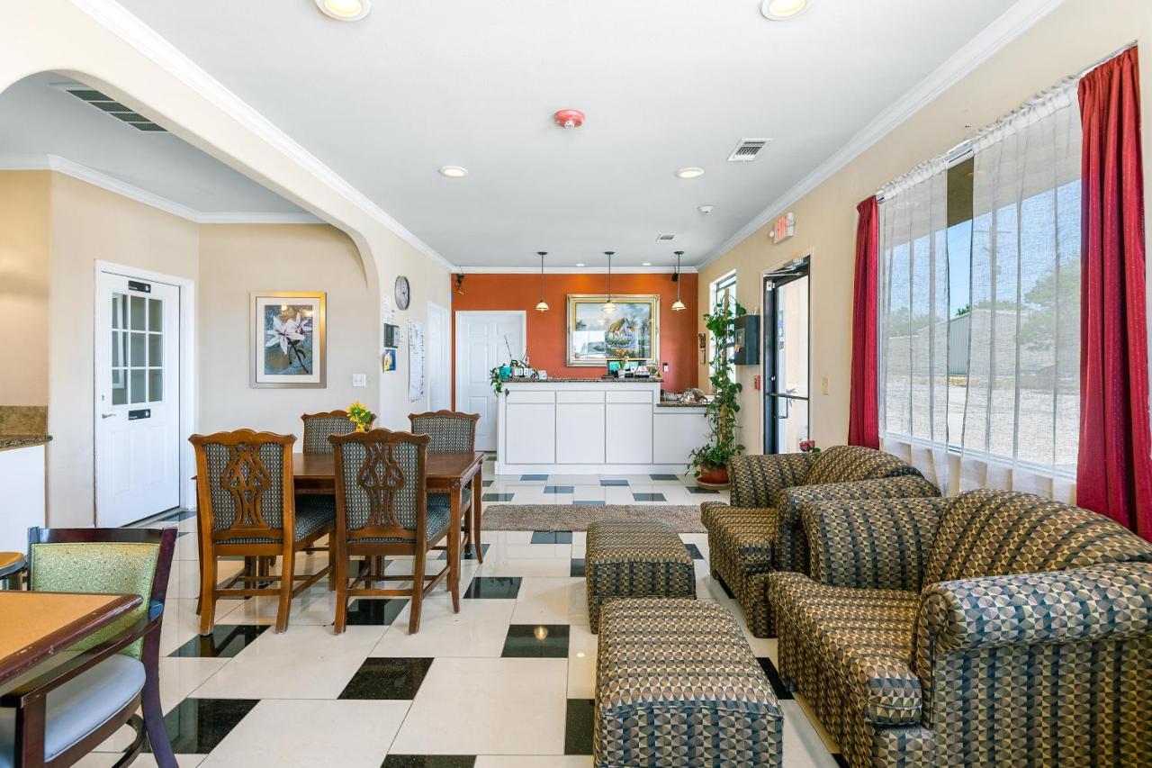 Big Lake Inn And Suites Extérieur photo