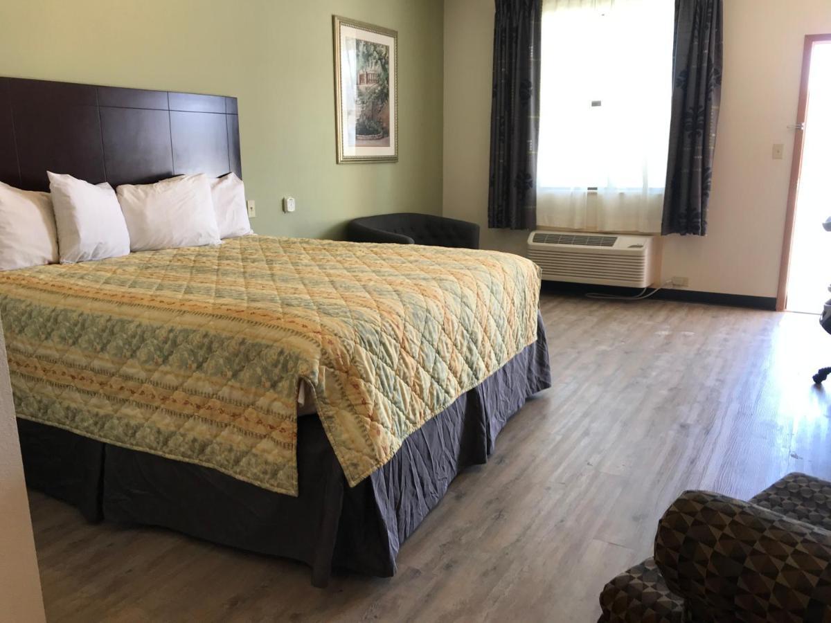 Big Lake Inn And Suites Extérieur photo